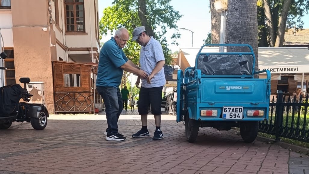 “Her baba evladı için yaşar” sözüne hayat verdi. Ömrünü engelli oğluna adadı